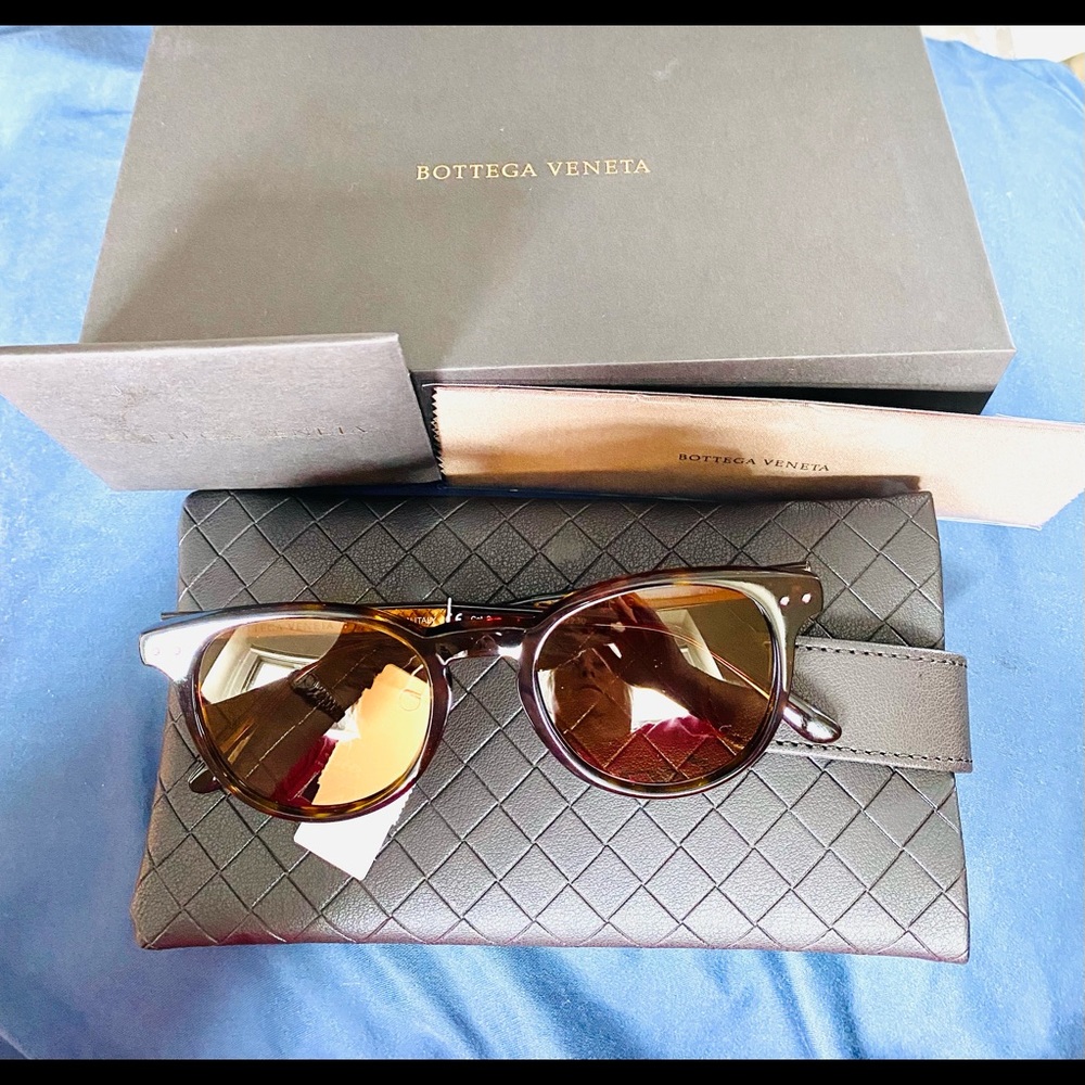 Botegga Veneta “Havana” dark tortoise sunglasses - Picture 1 of 9